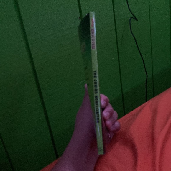 Z-O-M-B-I-E-S: The Junior Novelization - Picture 3 of 4